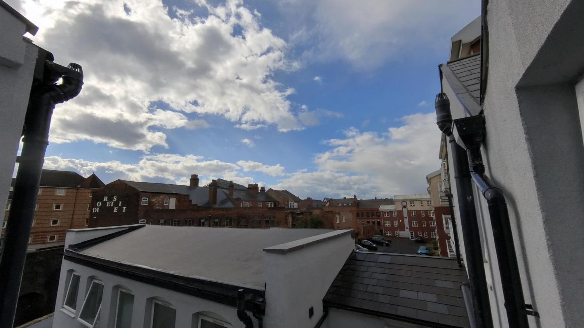 Chic Jewellery Quarter With Free Wifi, Parking And Keyless Access, 4 Beds Apartment *