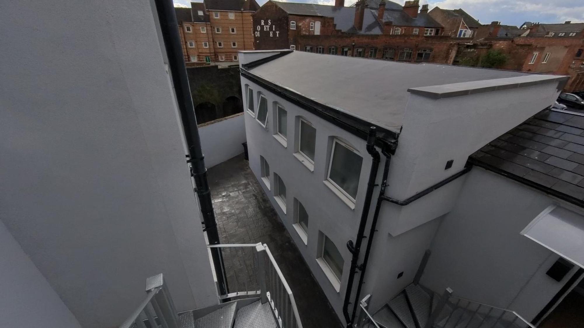 Chic Jewellery Quarter With Free Wifi, Parking And Keyless Access, 4 Beds *