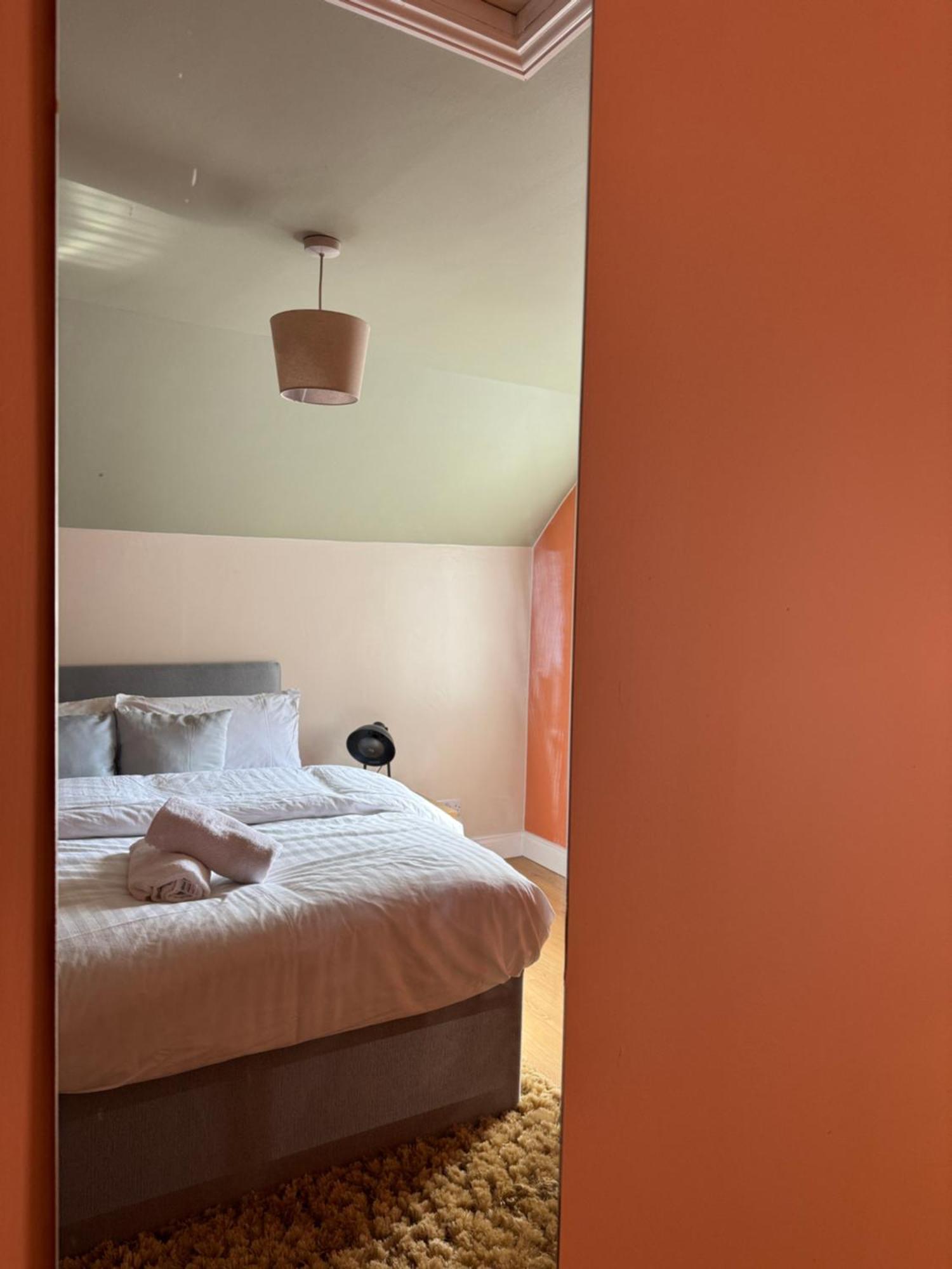 Apartment Chic Jewellery Quarter With Free Wifi, Parking And Keyless Access, 4 Beds Birmingham