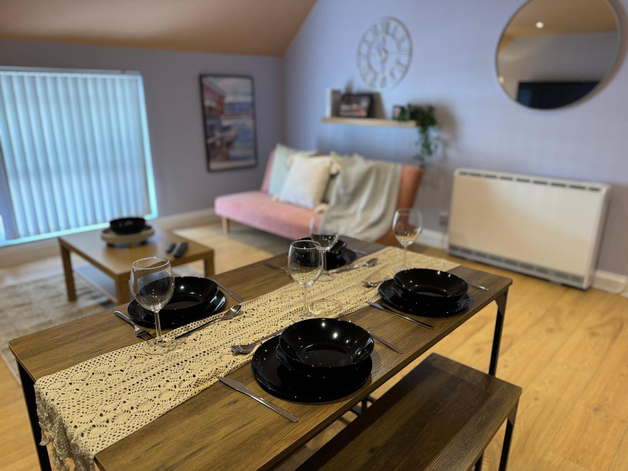 Chic Jewellery Quarter With Free Wifi, Parking And Keyless Access, 4 Beds Birmingham