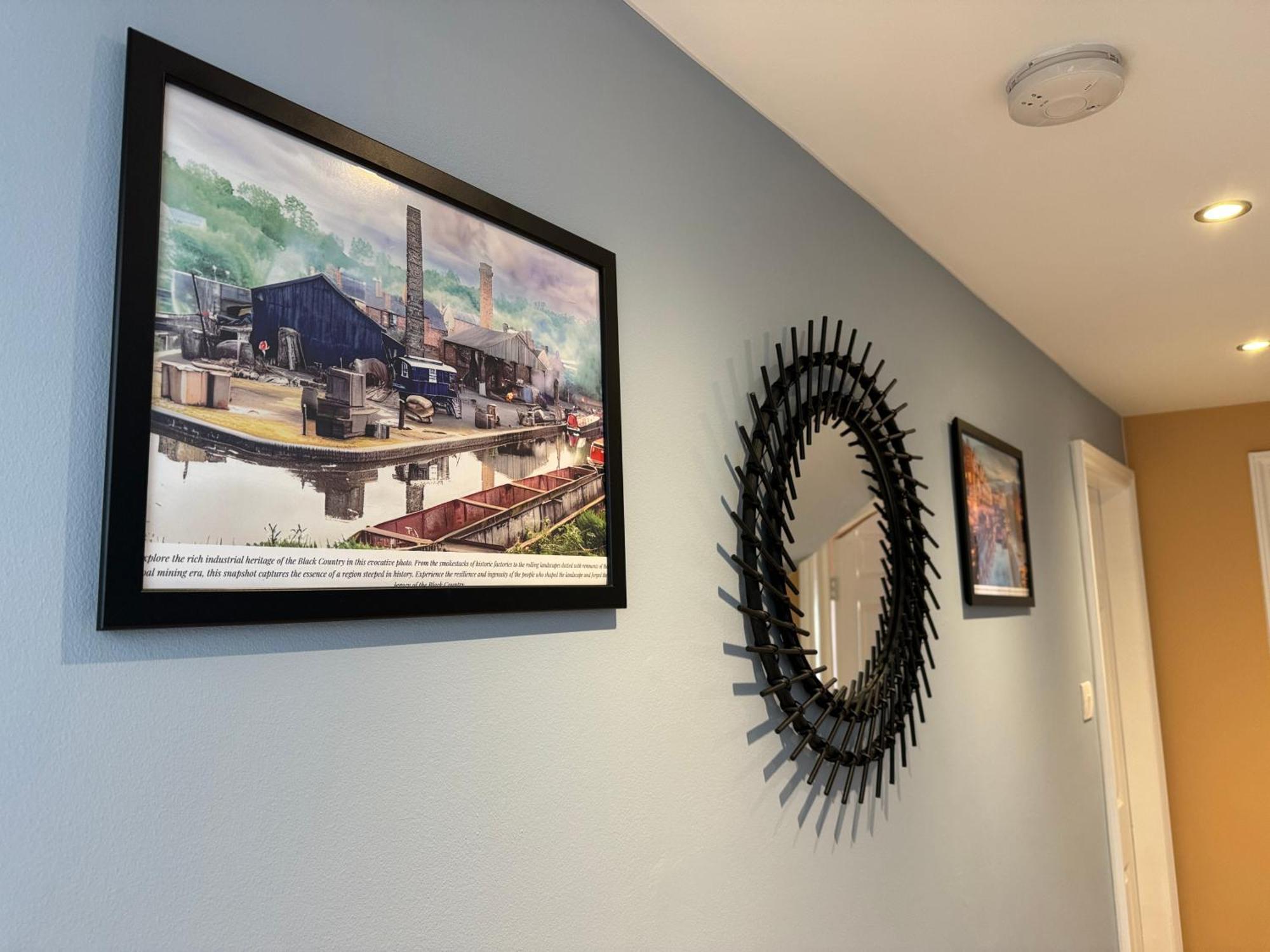 Chic Jewellery Quarter With Free Wifi, Parking And Keyless Access, 4 Beds